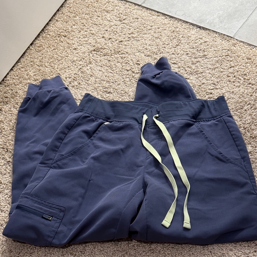 Figs jogger set! Xs petite bottoms, xs top